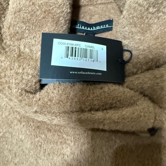 Sofia Cashmere
Alpaca & Wool Boucle Cocoon Coat
Camel, Size 8 - Picture 8 of 9